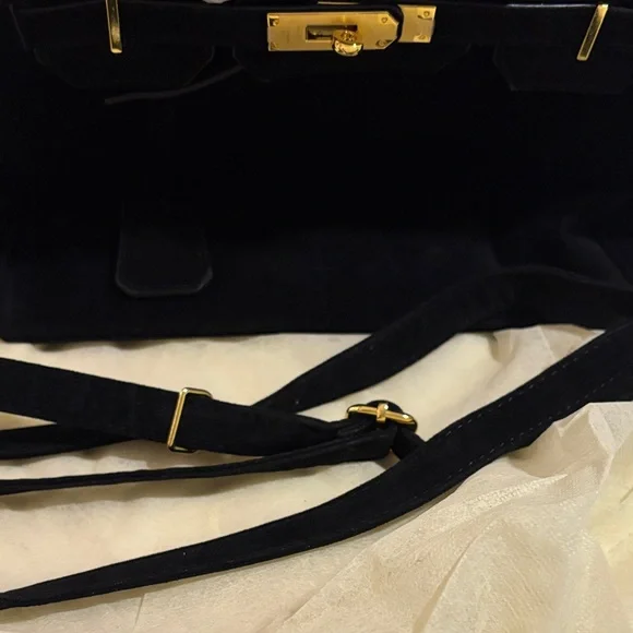 Luxury inspired Black Handbag - Picture 3 of 3